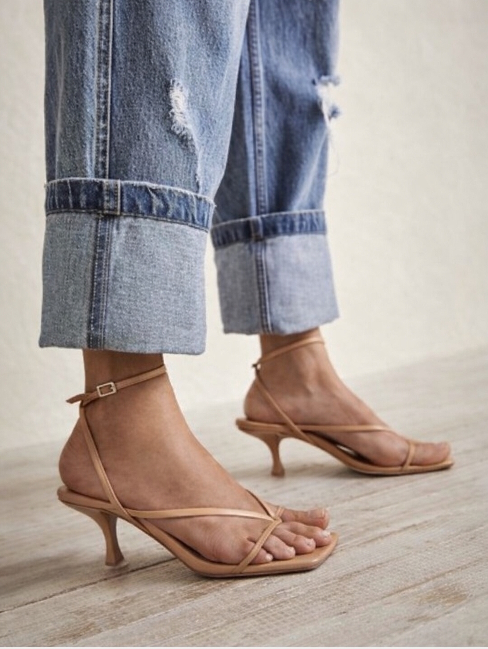 Jeffrey Campbell Fluxx Tan/nude Strappy Kitten Heel Thong Sandals Size 6.5